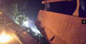 Strage sull’ A16 tra Avellino e Baiano:  pullman precipita da un alto viadotto.   39 i morti. 10 feriti di cui due bambini gravi
