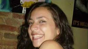 Amanda Knox, 28 anni e sei mesi. Raffarele Sollecito, 25 anni. Condannati per l’uccisione di Meredith Kercher. La difesa: “processo mediatico”.
