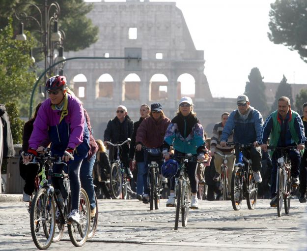 Blocco della circolazione a Roma per auto e moto nella Fascia Verde, dalle 7.30 alle 12.30 e dalle 16.30 alle 20.30