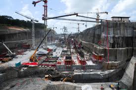 Il blocco dei lavori per il raddoppio del Canale di Panama genera timori e preoccupazioni