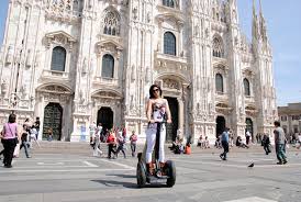 Aumentano i turisti a Milano per shopping e cultura. Incremento di oltre il 7 per cento nei week end