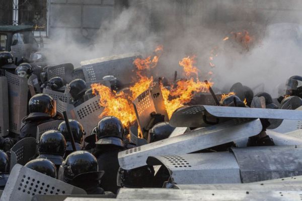 Kiev sarebbe in mano delle opposizioni. Si ignora la sorte del Presidente Yanukovich che avrebbe lasciato la capitale