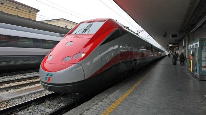 Treni bloccati per ore al nord di Roma