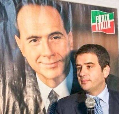 Improvvisa,torna la pace tra Berlusconi e Fitto. Riunite le truppe in Puglia