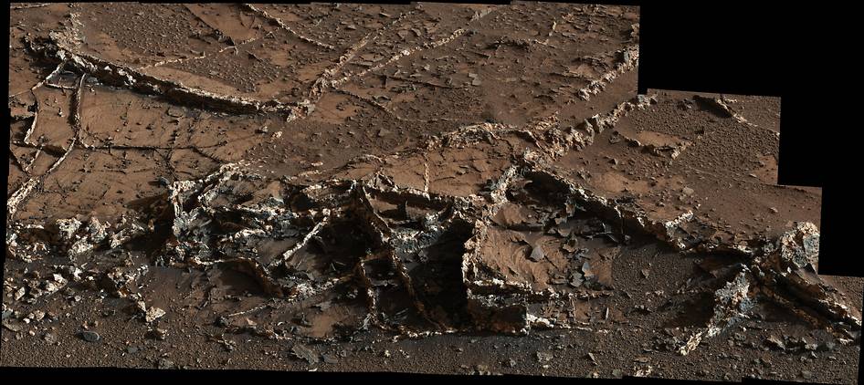 Foto Nasa: le vene minerarie sulla superficie di Marte