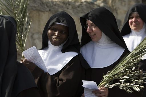 Suore disobbedienti? Papa Francesco chiude subito l’indagine sulle sorelle americane