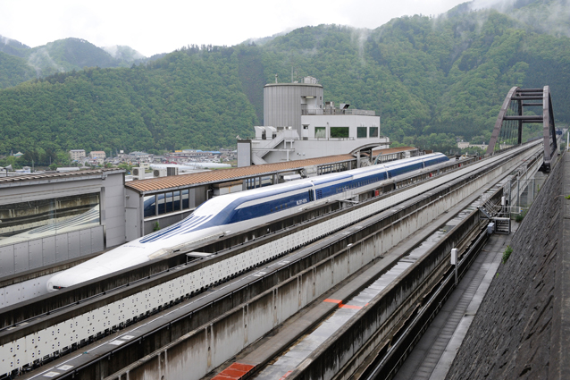 Treno giapponese tocca i 603 chilometri di velocità