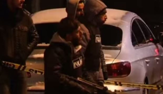 Raffica di attentati in Turchia. Una donna kamikaze uccisa. Altri due terroristi catturati in due diverse azioni, mentre il Paese deve ancora riprendersi dal sequestro e uccisione di un magistrato