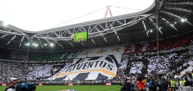 Supporters of Juventus FC prior the Italian Serie A soccer match Juventus FC vs Atalanta BC at the "Juventus Stadium" in Turin, Italy, 13 May 2012.
ANSA/ALESSANDRO DI MARCO