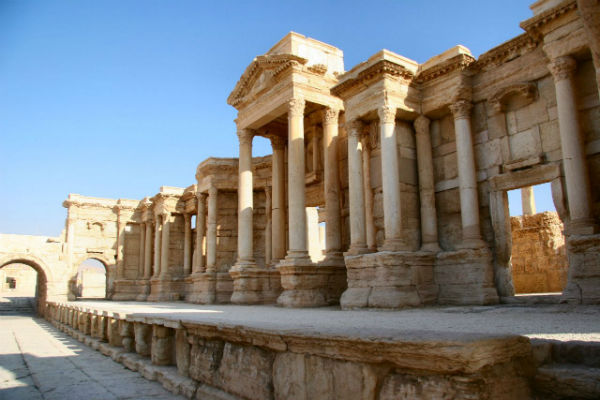 Orrore a Palmyra che sta per essere distrutta da Isis: uccisi anche 9 bambini