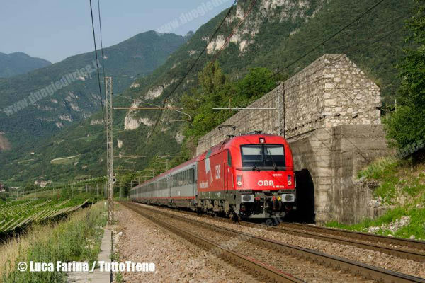 Austria: treno travolge auto. 5 morti, di cui 3 bambini