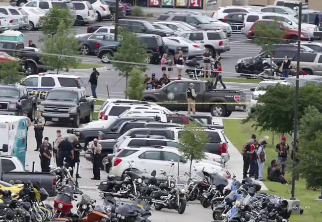 Nove morti e 18 feriti per una sparatoria ad un raduno di motociclisti nel Texas
