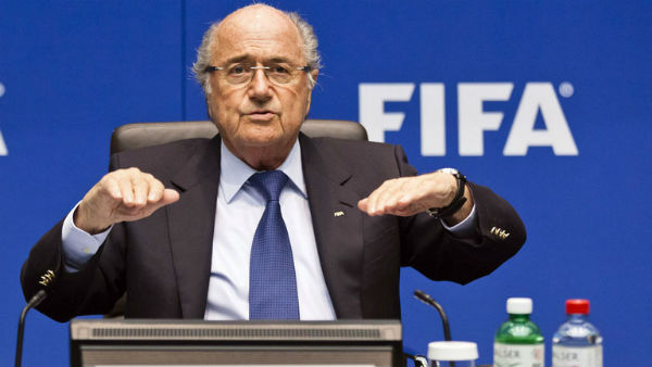 Cresce il clamore su Blatter. Dimessosi per le voci sul suo coinvolgimento nell’inchiesta calciopoli