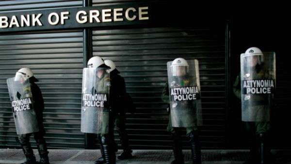 Domani banche e Borsa chiuse in Grecia in attesa del crack finanziario