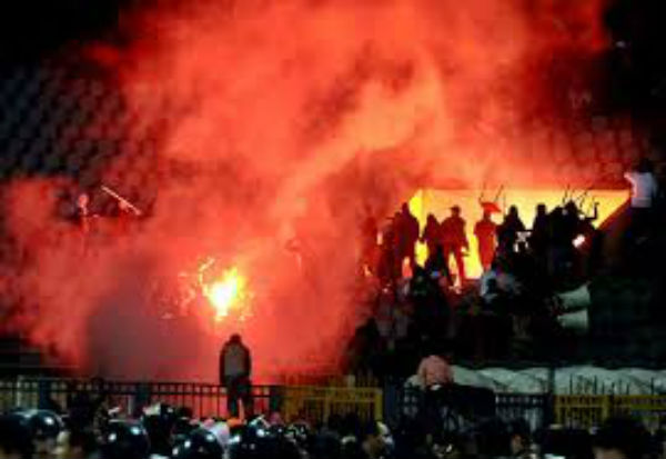 Egitto: confermata pena di morte per 11 responsabili violenze stadio di Porto Said. Morirono in 74