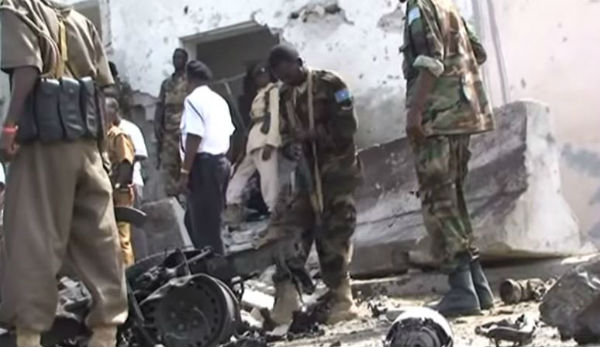 Mogadiscio: potente bomba distrugge l’albergo dei diplomatici stranieri
