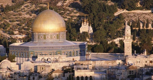 Scontri a Gerusalemme. Israeliani irrompono nella Moschea al-Aqsa e provocano proteste in tutto il mondo islamico