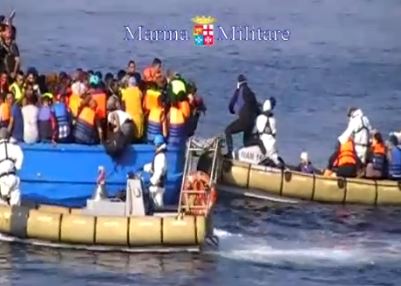40 migranti morti su barcone sovraffollato al largo della Libia