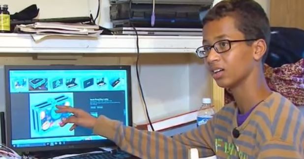 Texas: ragazzo musulmano porta a scuola un orologio. Scambiato per una bomba l’arrestano