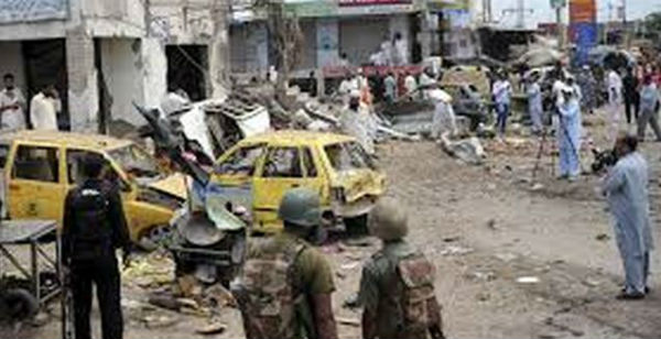 Pakistan: attacco talebano a base aerea provoca 43 morti