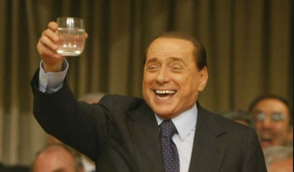 Nuovi guai ucraini per Berlusconi e Putin. Rischiano incriminazione per aver stappato una bottiglia del 1775