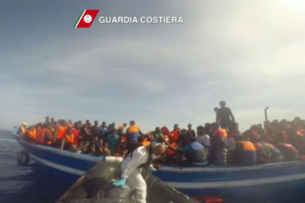 Migranti: l’Europa ritorna ad Aprile. Vaghezza sulle quote e voglia di bombardare gli scafisti