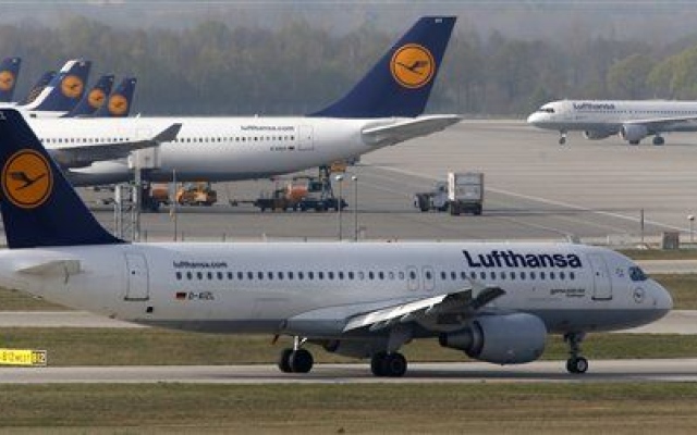Anche domani prosegue lo sciopero dei piloti Lufthansa che oggi hanno lasciato a terra mille aerei