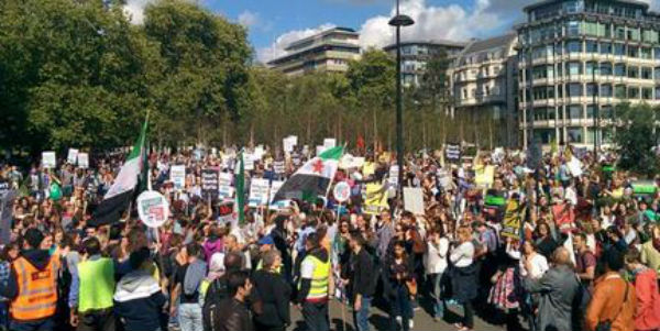 Londra in piazza per sostenere i rifugiati e chiedere al Governo di essere più accogliente