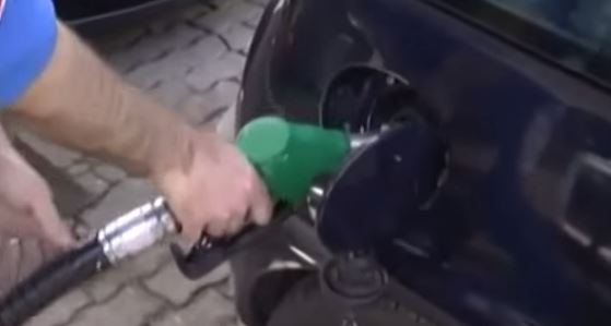 Non scatterà l’aumento della benzina di ottobre