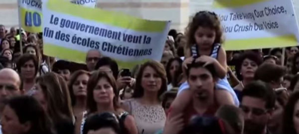 Israele: protesta di insegnanti, studenti e genitori delle chiese cristiane per il taglio dei fondi
