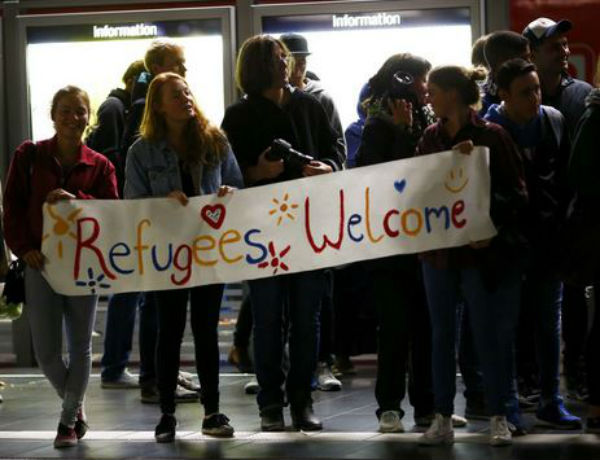 Migranti: la Germania starebbe per richiudere le frontiere, mentre tanta gente in Europa marcia a loro favore