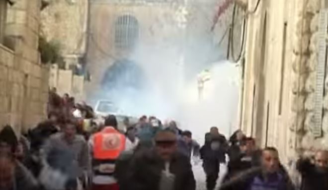 Gerusalemme: polizia israeliana irrompe nella spianata delle moschee. Scontri con i palestinesi