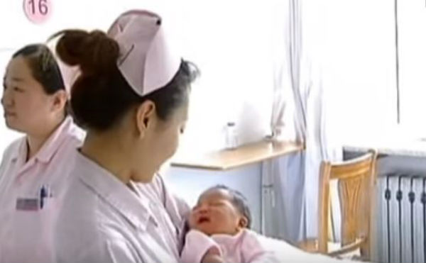Cina: figlio unico addio! Autorizzata la procreazione di un secondo figlio a coppia