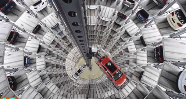 Volkswagen in rosso per la prima volta in 15 anni a causa dello scandalo sui gas di scarico
