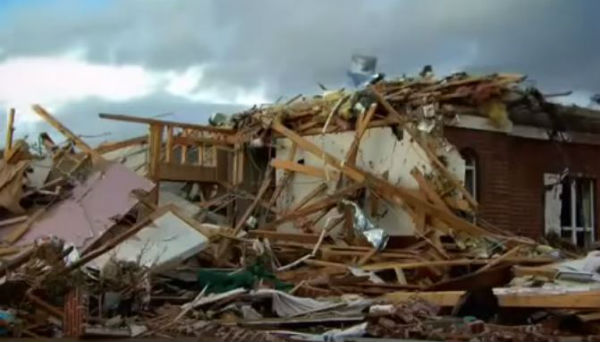 Usa : salgono a 14 le vittime di tempeste e tornado