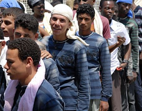 Migranti e rifugiati: caos in Europa. La Svezia vuole espellerne 80 mila. Uk anche i bambini soli
