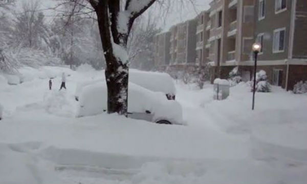 Usa: 19 morti per la neve in 20 stati. New York in tilt