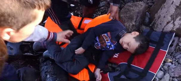 Migranti: 35 annegano tra Turchia e Grecia. Molti i bambini. Salvi solo in 4