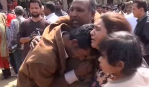 Pakistan: strage in un parco. Bomba uccide 50 persone. Forse tutti cristiani