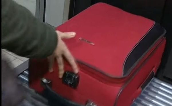 Parigi: fa volare da Istanbul una bambina di 4 anni nascosta nel bagaglio a mano