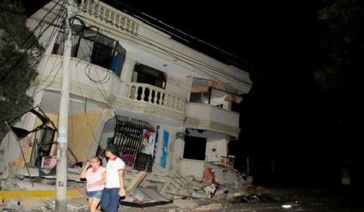 Terremoto Ecuador: sale il numero dei morti a 350. I feriti oltre 2.000