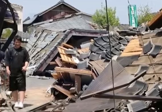 Terremoto in Giappone: altri 12 morti e dispersi sotto le macerie