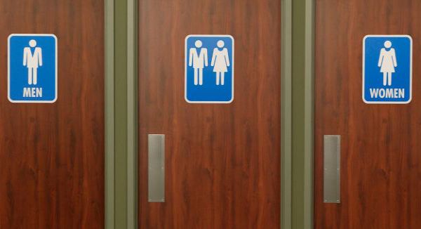Usa: 11 stati contro Obama per i bagni transgender