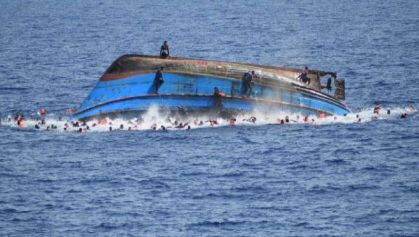 Migranti: altro barcone rovesciato. Altri morti