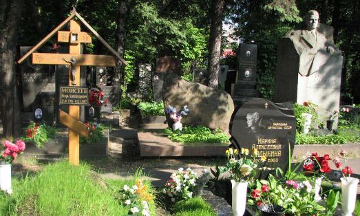 Mosca: due morti per gli scontri tra operai nel cimitero