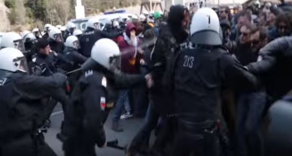 Migranti: Austria fa marcia indietro. Nessun muro