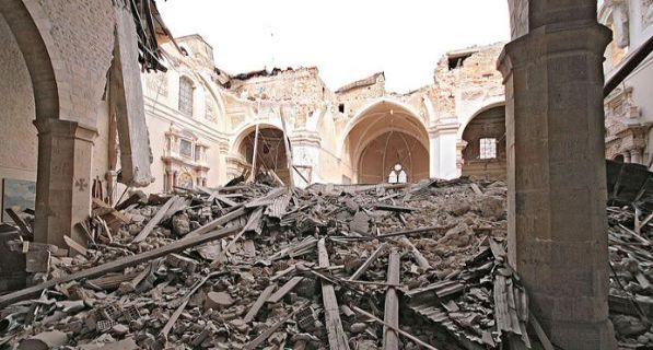 Terremoto l’Aquila: annullata condanna per 13 morti