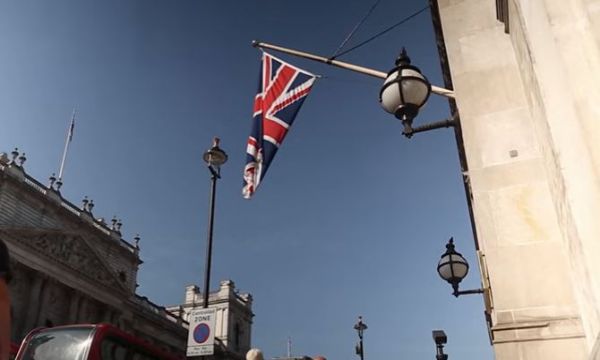 Regno Unito: no alla Ue. Crolla la sterlina