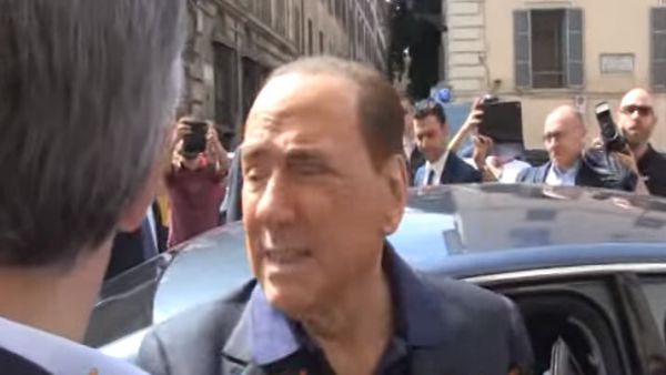 Berlusconi: malore. Ricoverato in ospedale