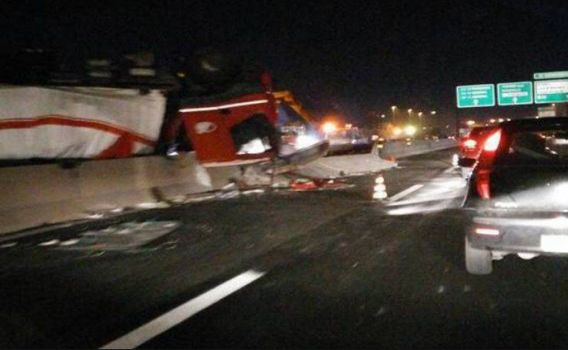 Toscana: due sorelline muoiono nell’auto incastrata sotto camion